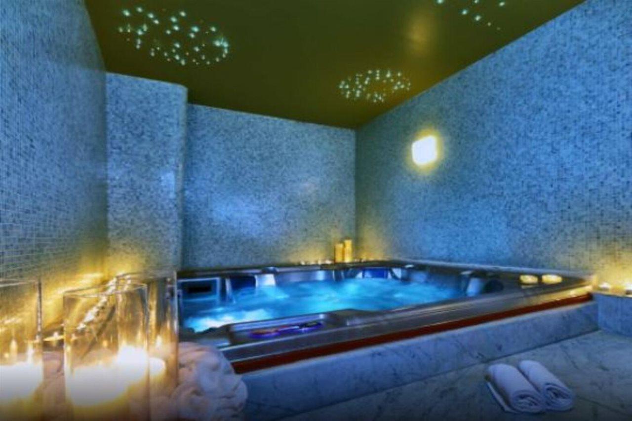 Sitia Beach City Resort & Spa Kültér fotó A spa in the hotel