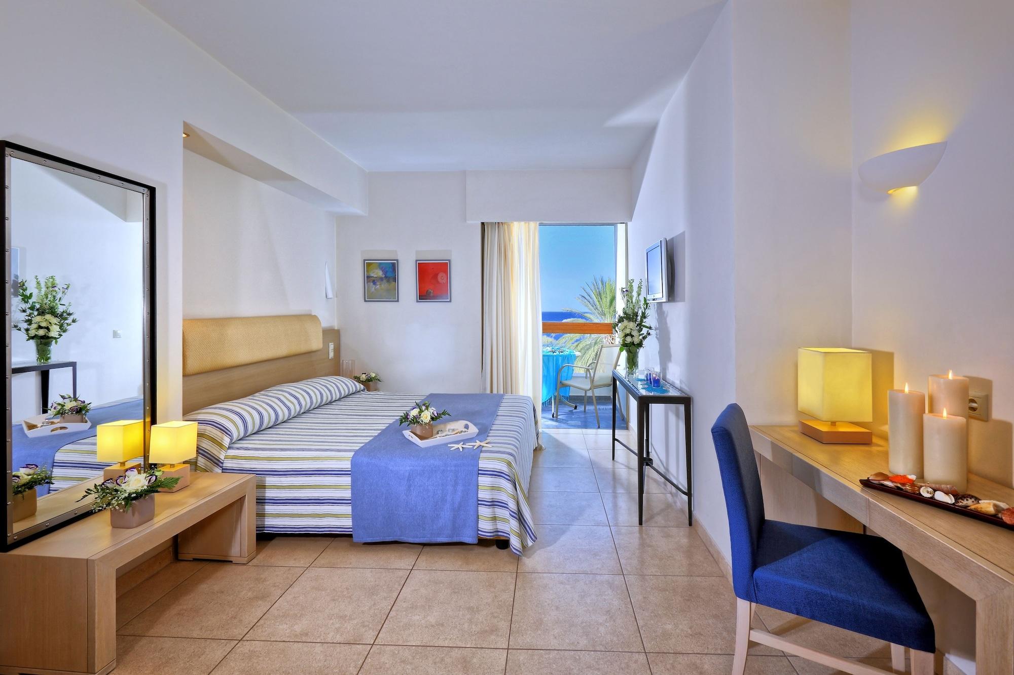 Sitia Beach City Resort & Spa Kültér fotó A typical room at the hotel
