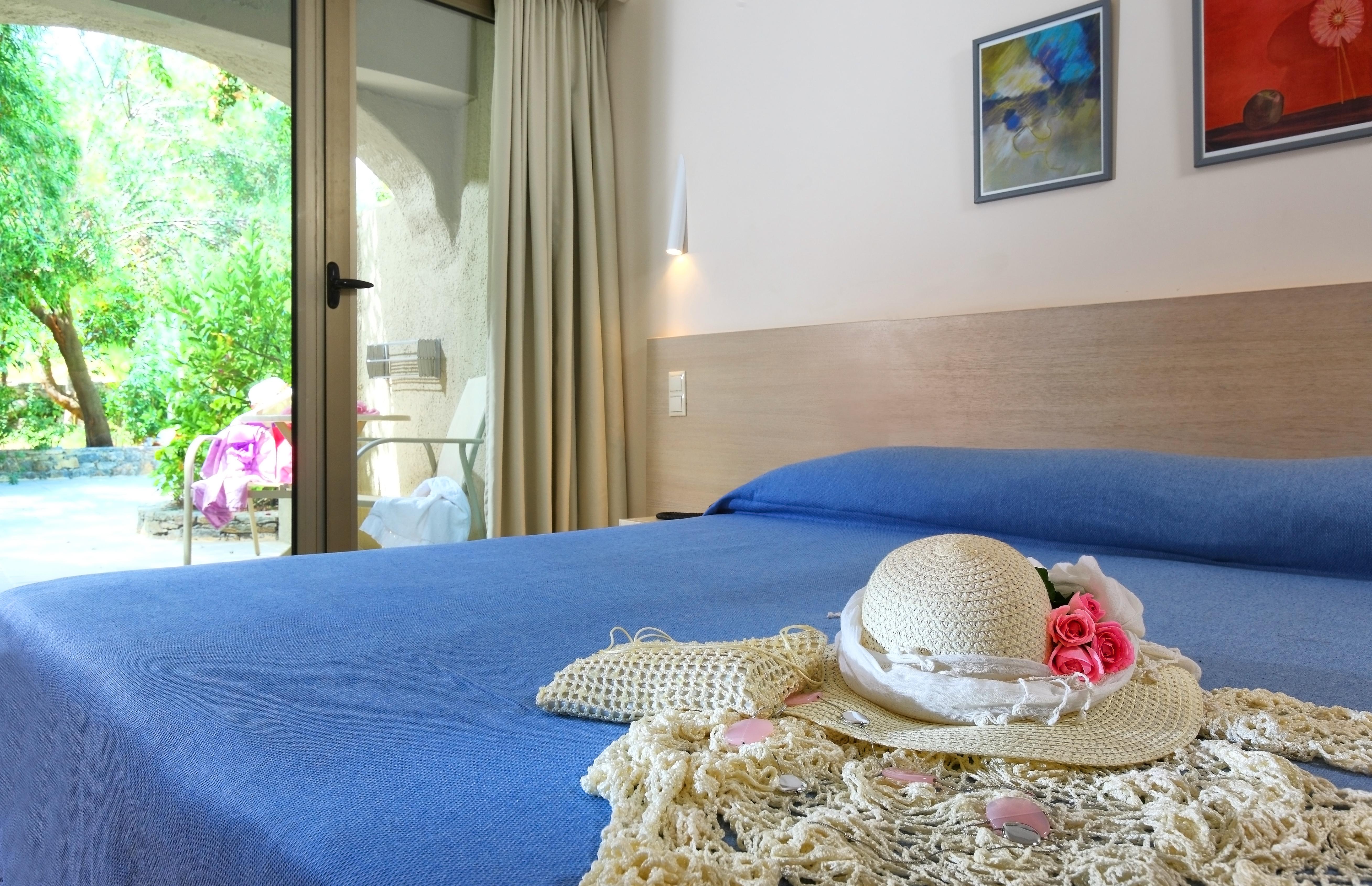 Sitia Beach City Resort & Spa Kültér fotó A bedroom at the hotel
