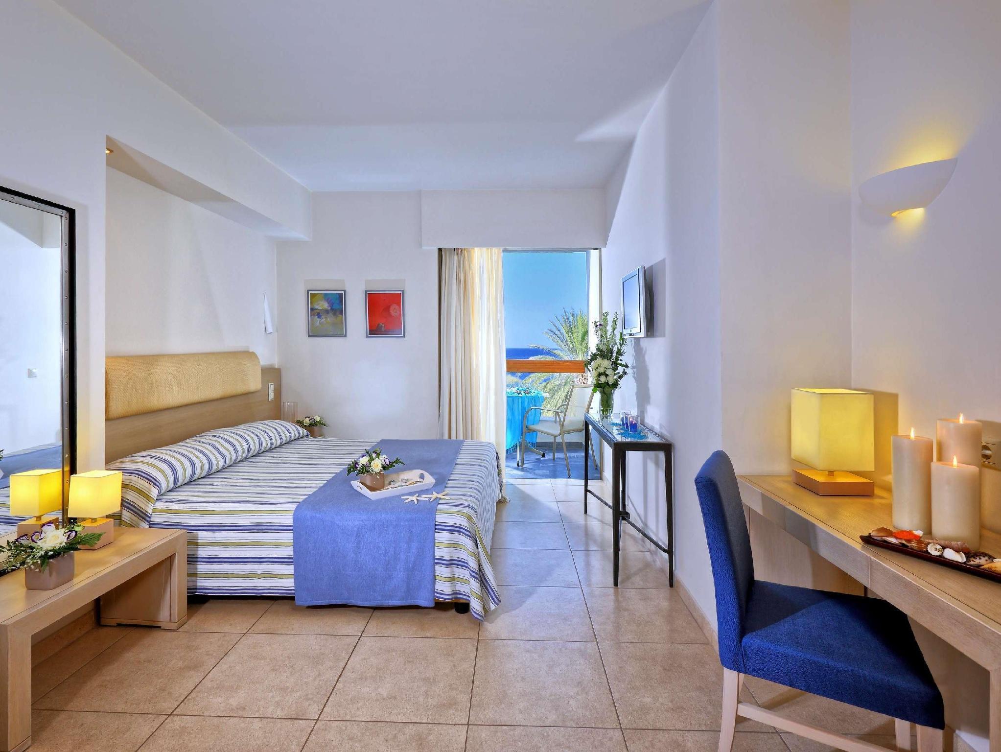 Sitia Beach City Resort & Spa Kültér fotó A typical room at the hotel