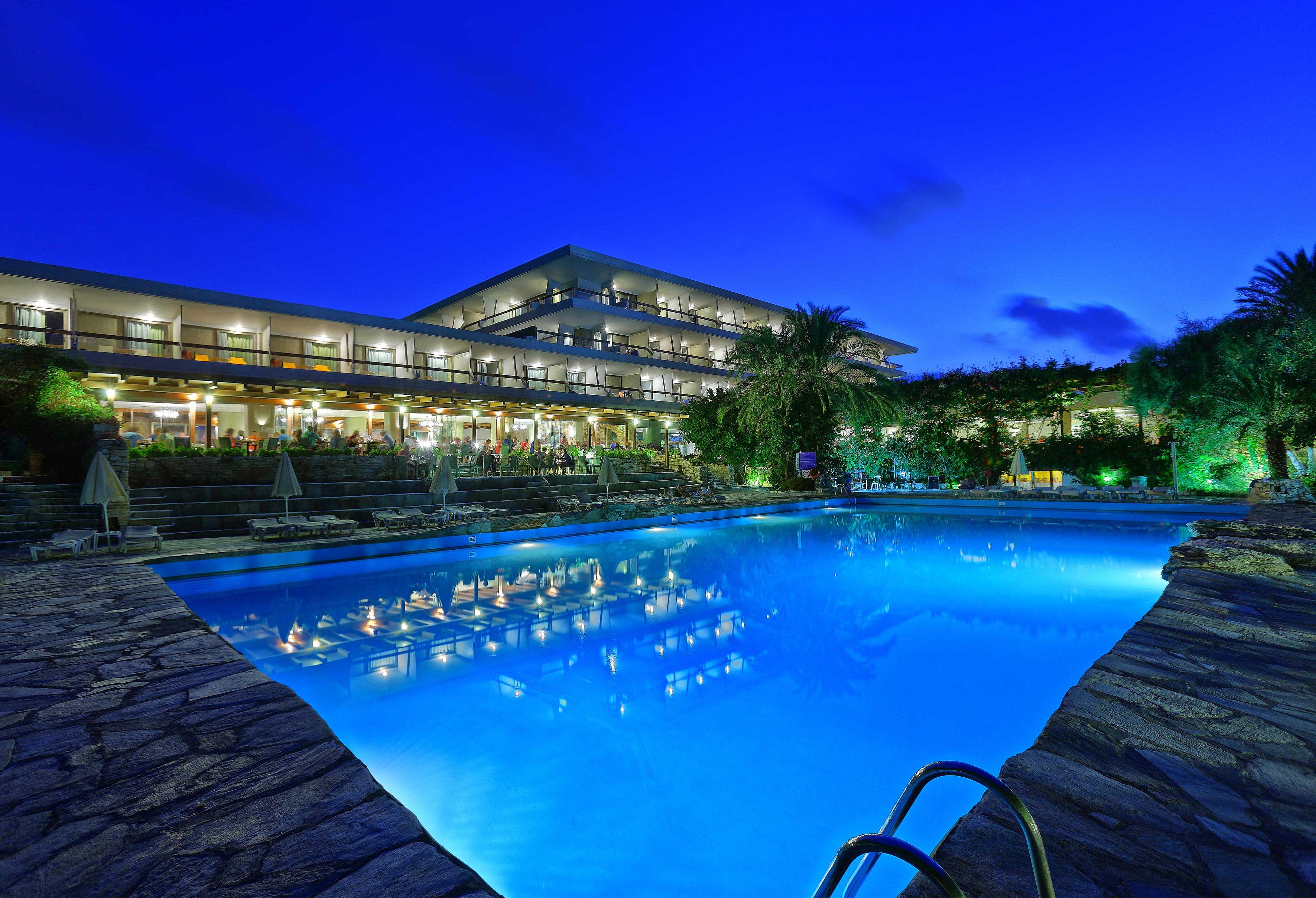 Sitia Beach City Resort & Spa Kültér fotó The Royal