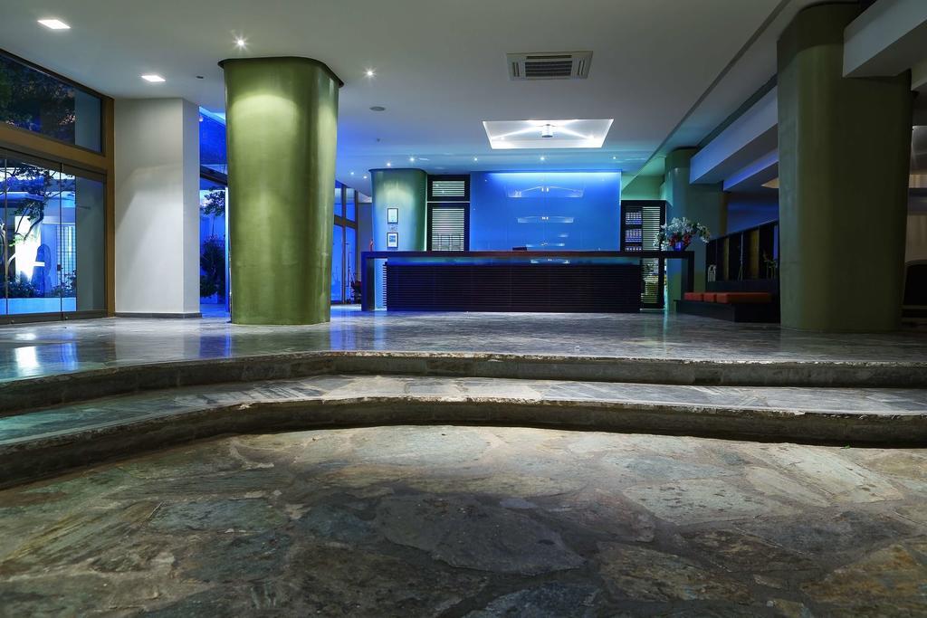 Sitia Beach City Resort & Spa Kültér fotó Lobby