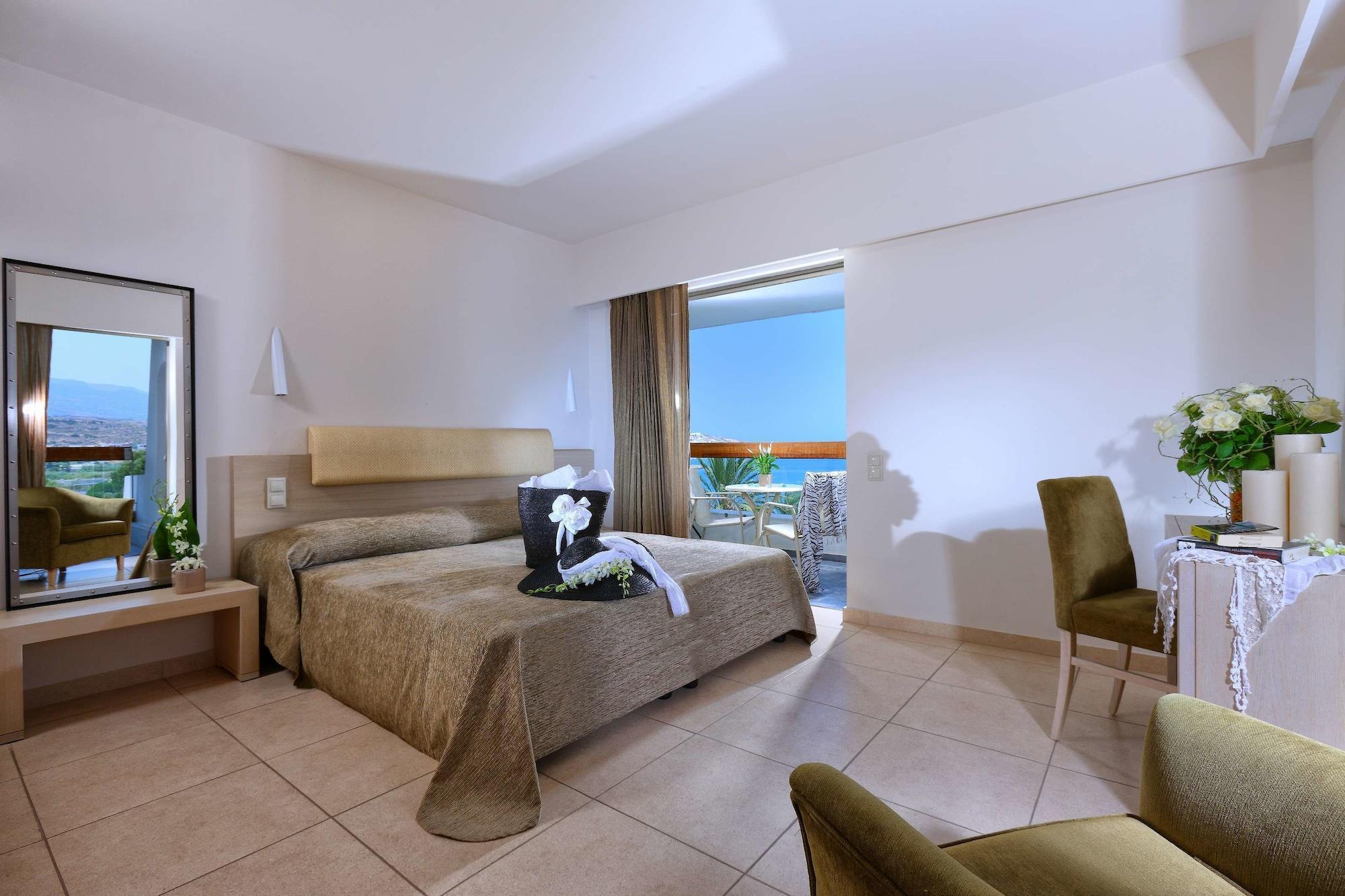 Sitia Beach City Resort & Spa Kültér fotó A room at the hotel