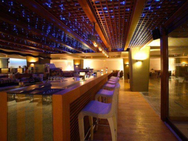 Sitia Beach City Resort & Spa Kültér fotó The bar at the 101 bar