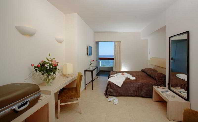 Sitia Beach City Resort & Spa Kültér fotó A typical hotel room